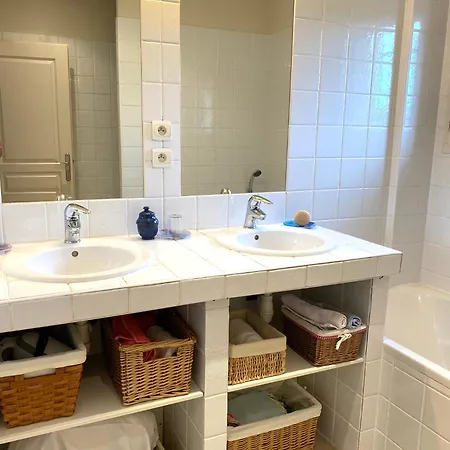 Avec Vue Homestay Saint-Quentin-la-Poterie